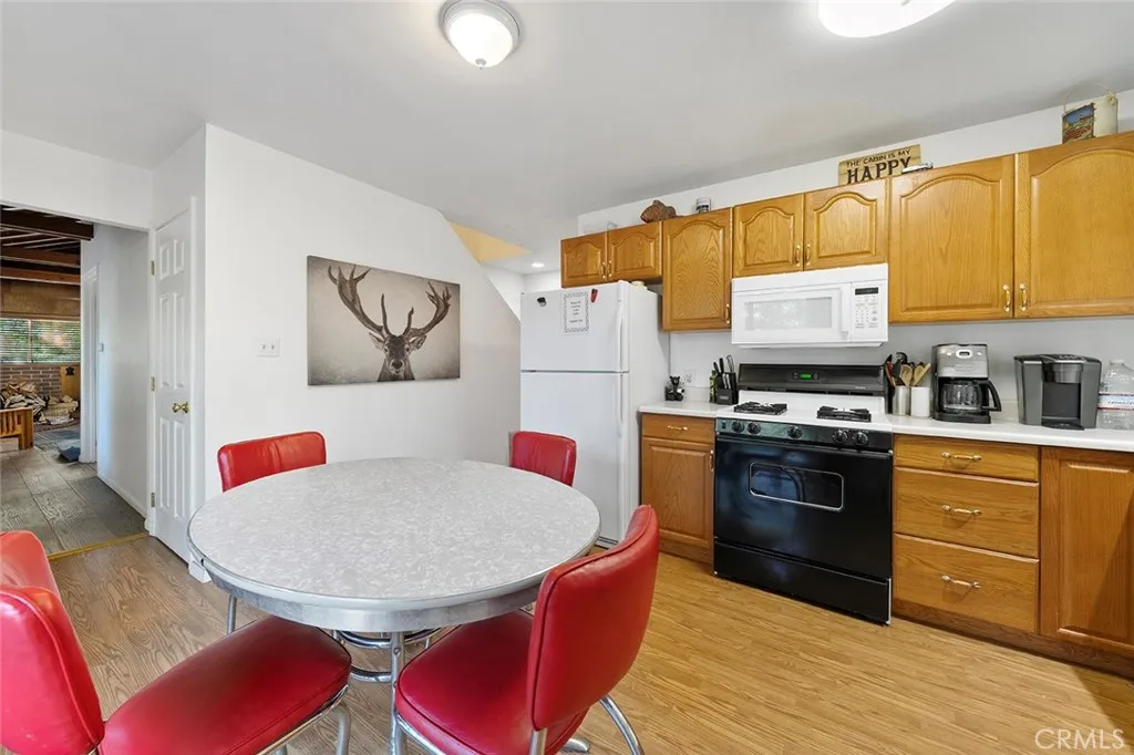 Additional image 31 of 330 Canyon Drive, Cedarpines Park, CA 92322