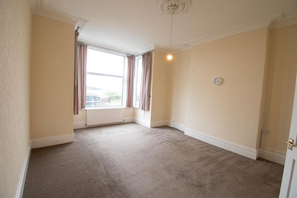 Additional image 2 of 1 bed flat to rentThe Parade, Barry CF62