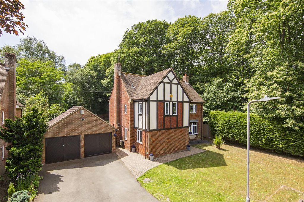 4 bed detached house for saleMeteor Road, West Malling ME19