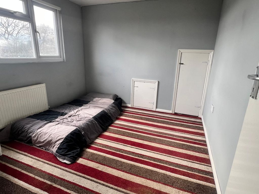 Additional image 10 of 5 bed shared accommodation to rentLinden Road, Luton LU4