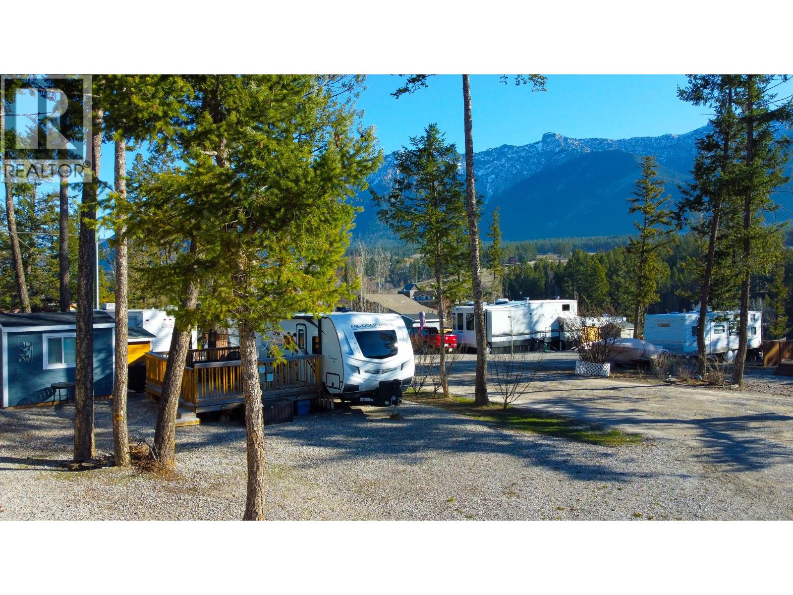 Additional image 2 of 4868 Riverview Drive, Edgewater, BC, V0A1E0