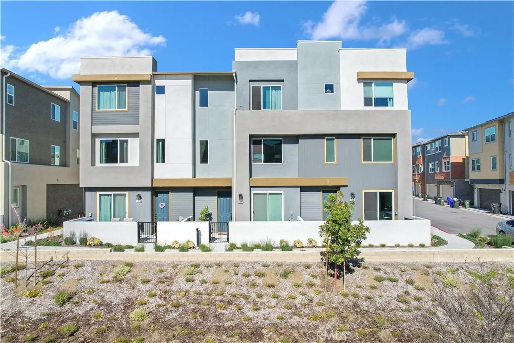 Additional image 2 of 27582 Manzanita Way, Valencia, CA 91381