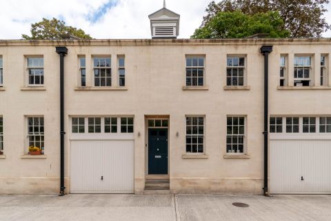 Henrietta Mews, Bath BA2