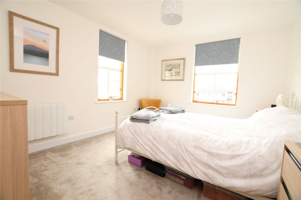 Additional image 9 of 2 bed flat to rentBeach Road, Weston-Super-Mare, North Somerset BS23