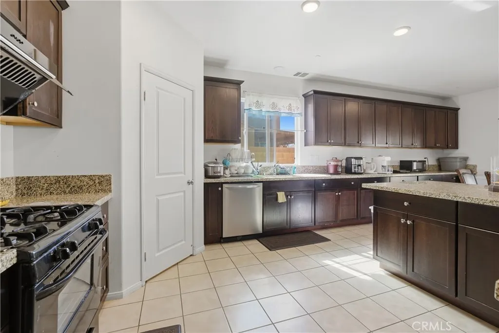 Additional image 7 of 44137 37th St W, Lancaster, CA 93536