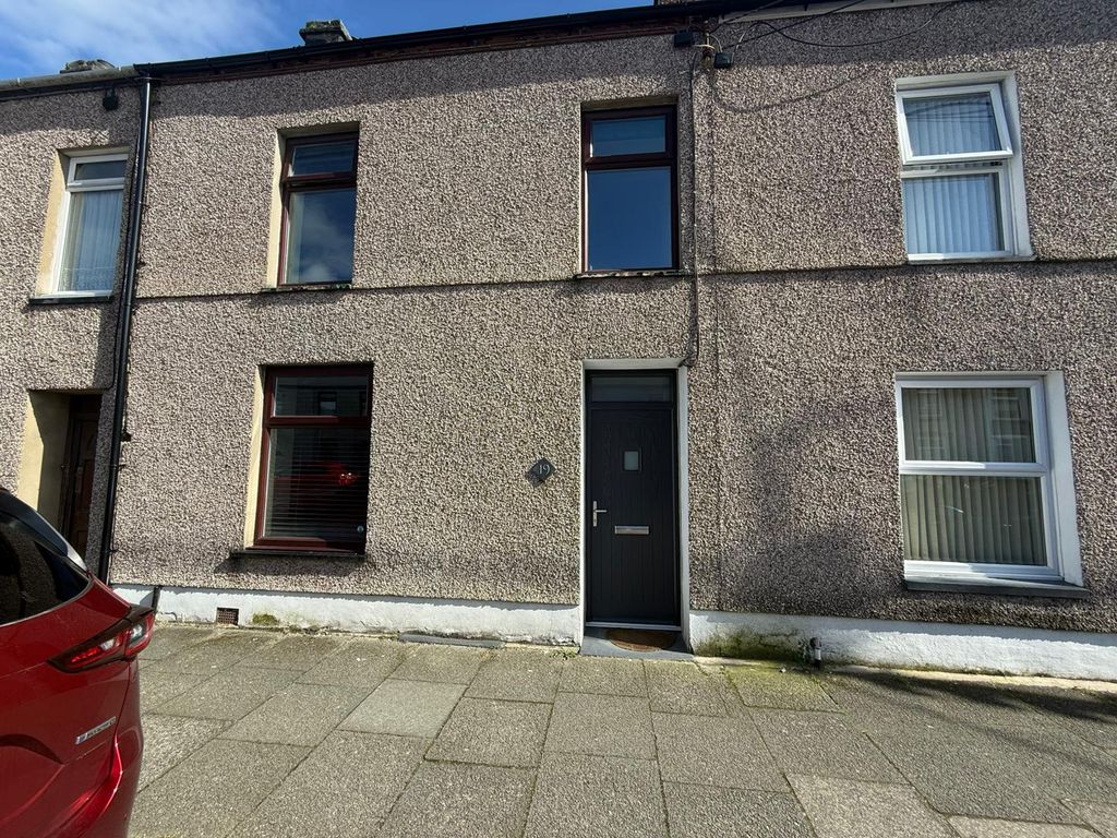 3 bed terraced house to rentChapel Street, Porthmadog LL49