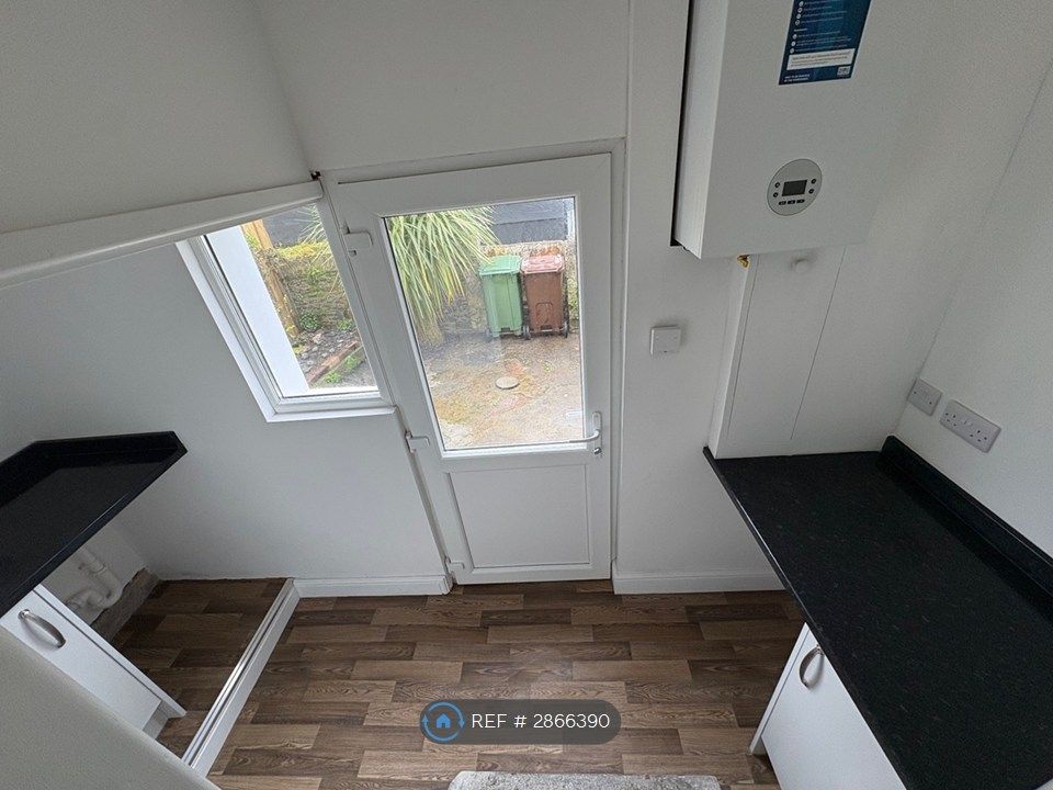 Additional image 14 of 4 bed end terrace house to rentStation Road, Plymouth PL2