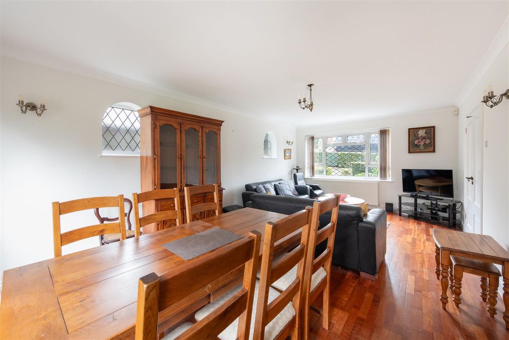 Additional image 8 of 4 bed property to rentMansfield Avenue, Barnet EN4