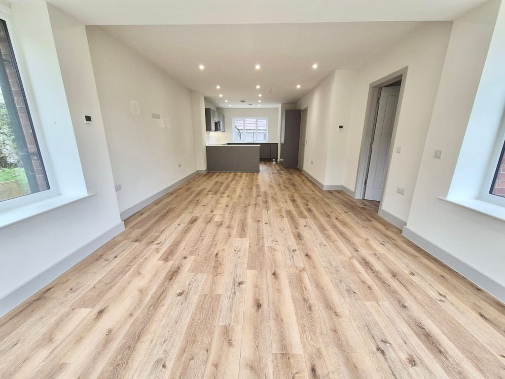 Additional image 4 of 6 bed detached house to rentPennyside Square, Loggerheads TF9