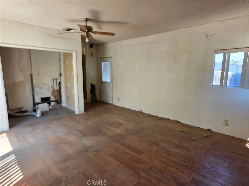 Additional image 30 of 7446 Dempsey Ave, Lake Balboa, CA 91406
