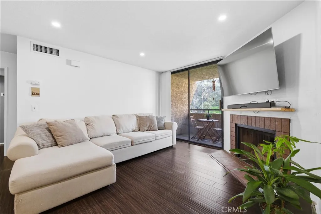 Additional image 38 of 4275 Via Arbolada Unit 210, Los Angeles, CA 90042
