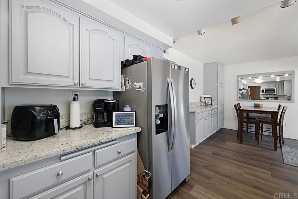 Additional image 12 of 5676 Chateau Dr, San Diego, CA 92117
