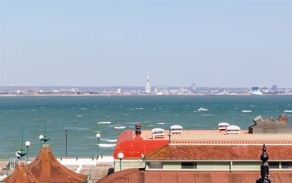 Additional image 3 of 2 bed flat to rentEsplanade, Ryde PO33
