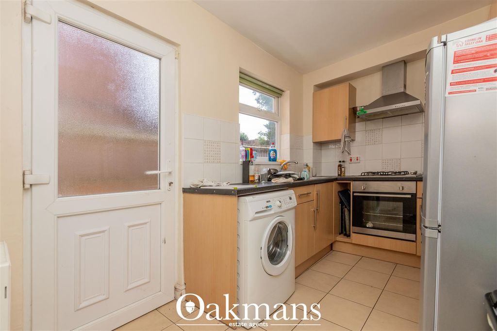 3 bed shared accommodation to rentTeignmouth Road, Birmingham, West Midlands B29 photo 4