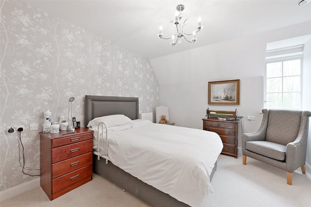 Additional image 4 of 2 bed flat to rentFosseway, Stow On The Wold, Cheltenham, Gloucestershire GL54