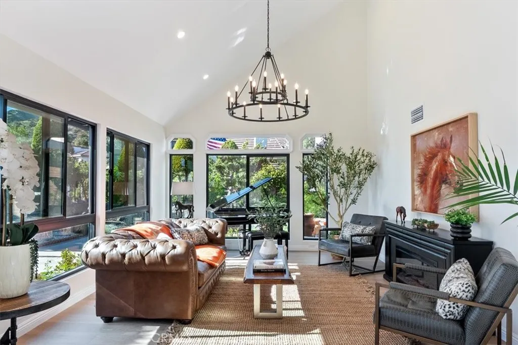 Additional image 20 of 834 Moorside Drive, Glendale, CA 91207
