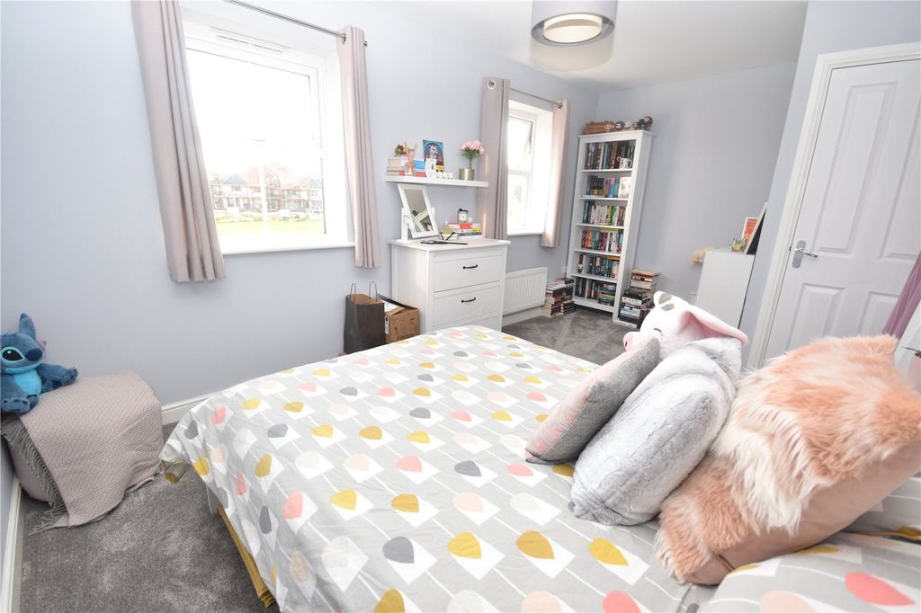Additional image 9 of 4 bed semi-detached house to rentTundra Walk, Bridgwater, Somerset TA6