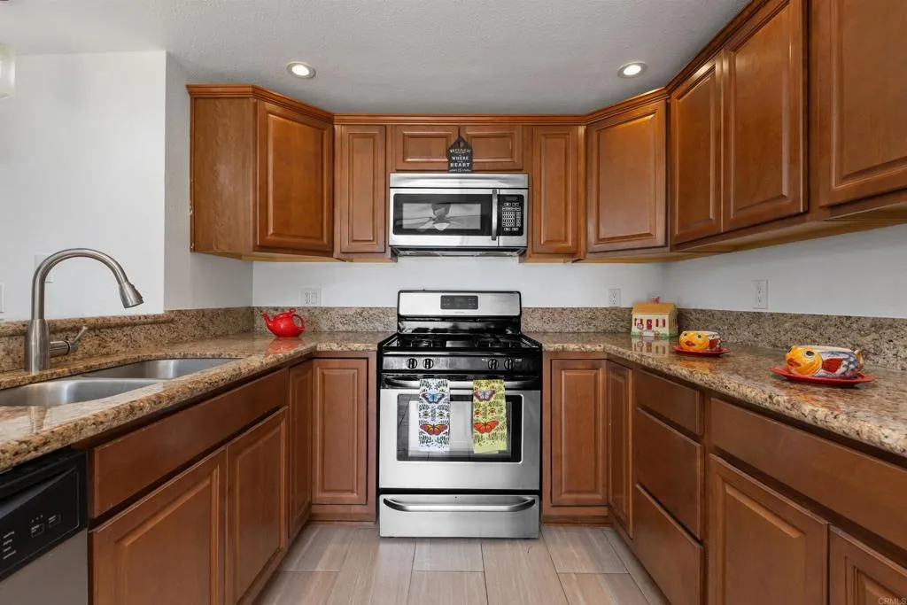 Additional image 13 of 333 Melrose Dr. Unit F, Vista, CA 92083