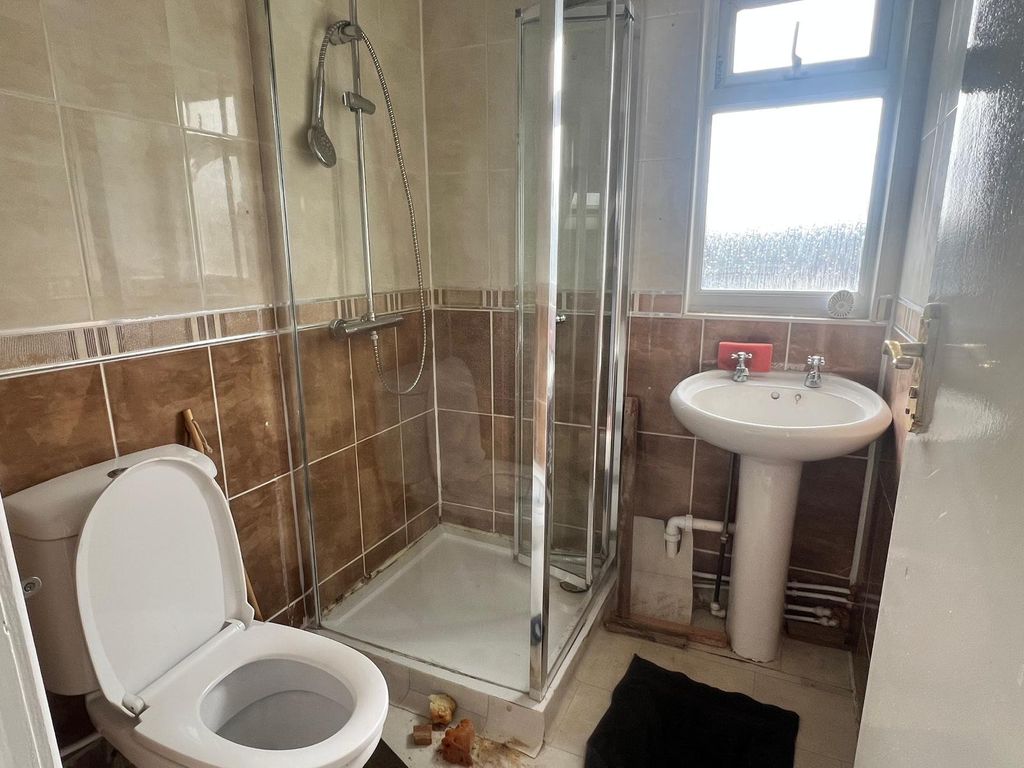 Additional image 9 of 5 bed shared accommodation to rentLinden Road, Luton LU4