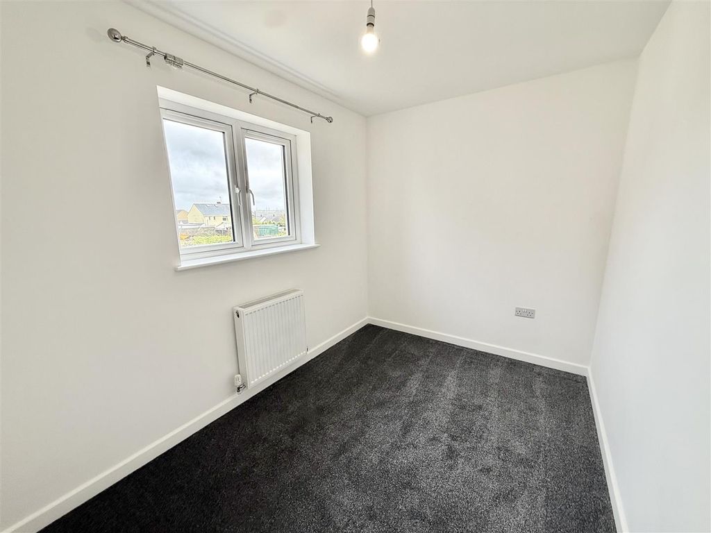 Additional image 10 of 3 bed property to rentStranraer Avenue, Pennar, Pembroke Dock SA72