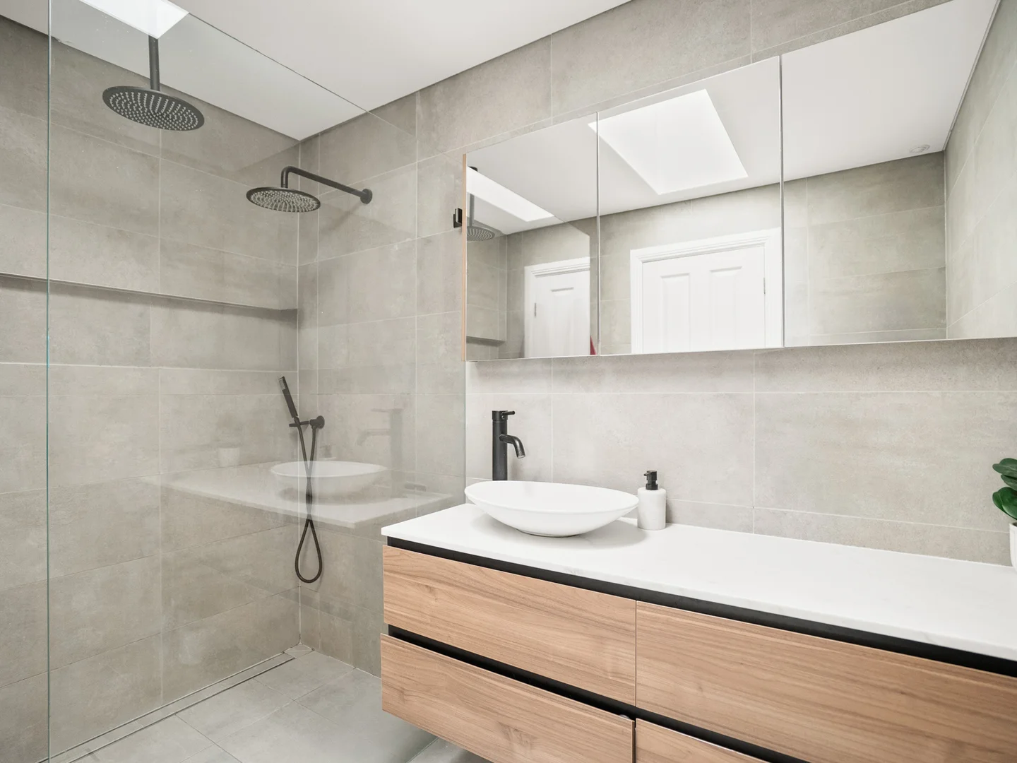 Additional image 11 of 5b Heysen Place, Casula NSW 2170