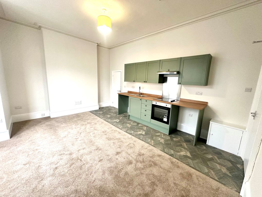 Additional image 3 of 1 bed flat to rentLloyd Street, Llandudno LL30