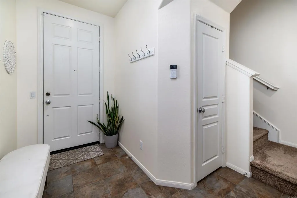 Additional image 5 of 451 Avenida De La Luna, Vista, CA 92083