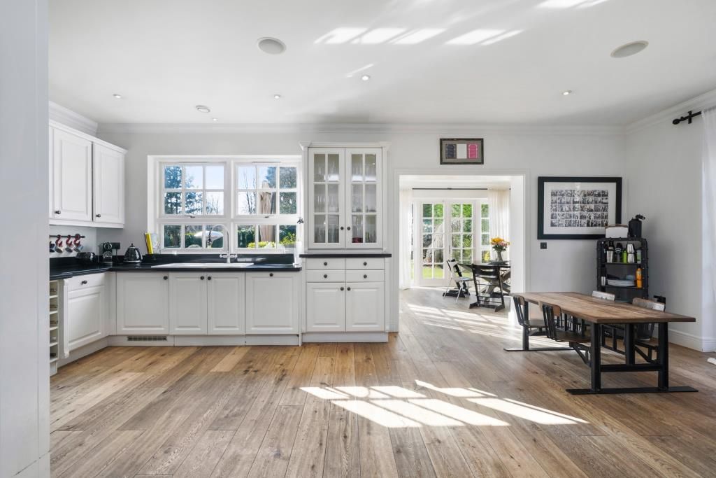 Additional image 10 of 6 bed detached house to rentManor House Drive, Burwood Park, Walton On Thames, Surrey KT12