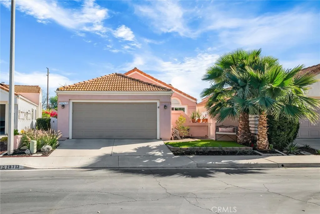28313 Valombrosa Dr, Menifee, CA 92584