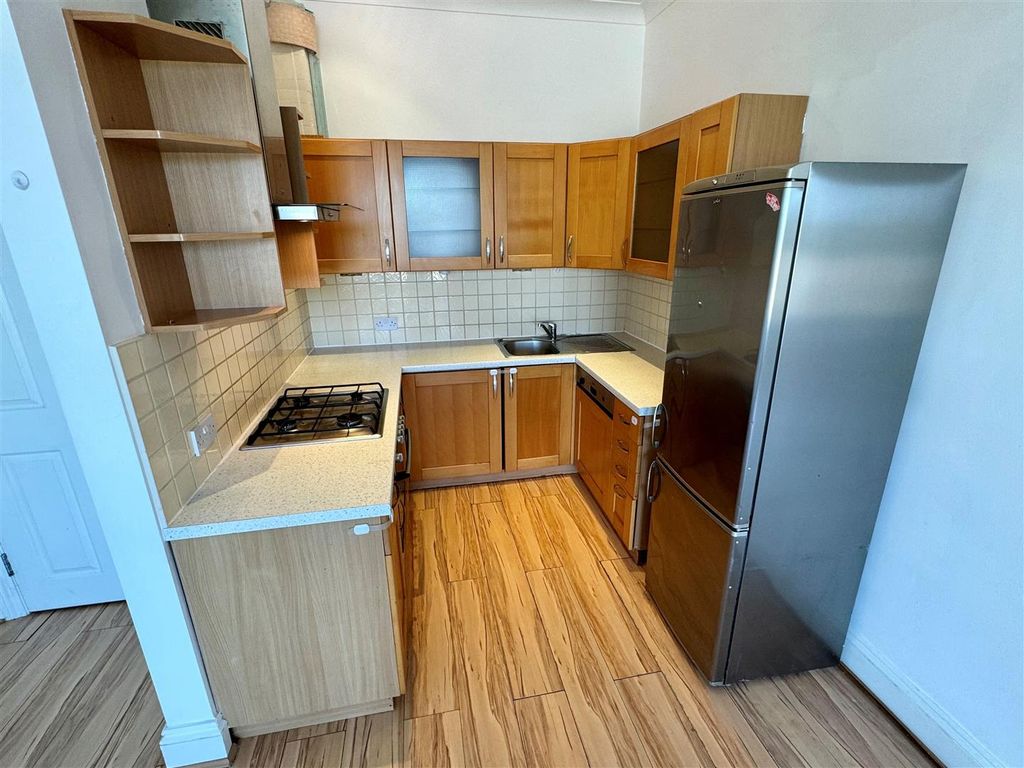 Additional image 5 of 2 bed flat to rentBeach Road, Porth, Newquay TR7