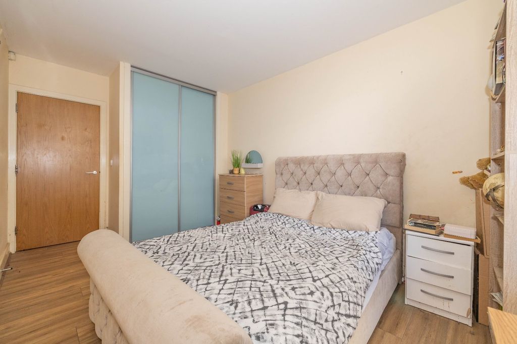 Additional image 6 of 2 bed flat for saleNew Dover Road, Canterbury, Kent CT1
