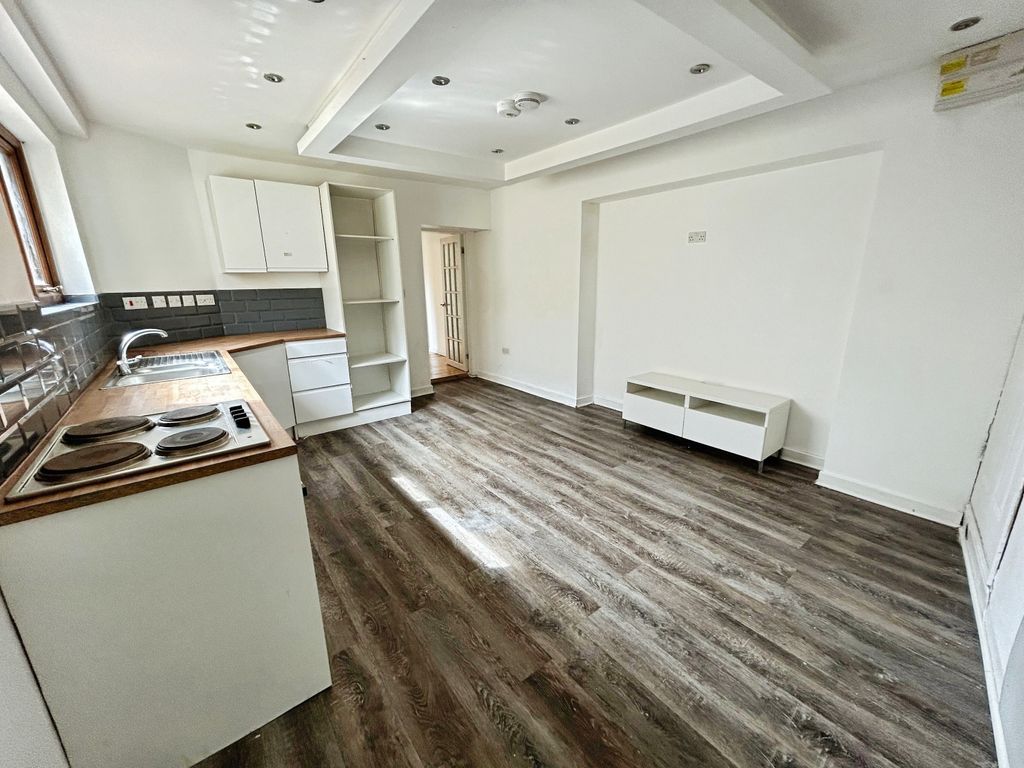 Additional image 2 of 1 bed flat to rentWindsor Road, Neath SA11