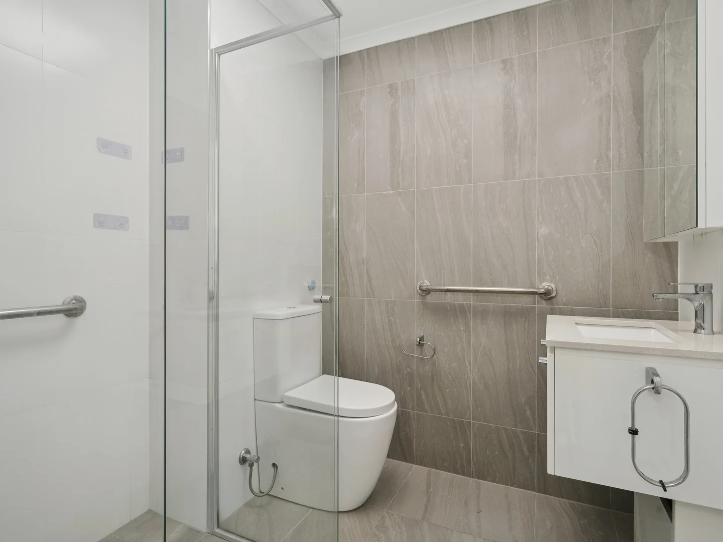 340/79 Cabbage Tree Road, Bayview NSW 2104 photo 3