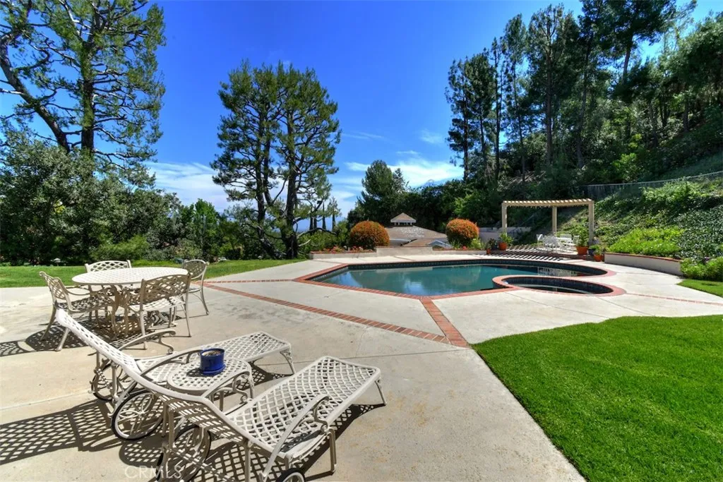 Additional image 50 of 19970 Greenbriar Drive, Tarzana, CA 91356