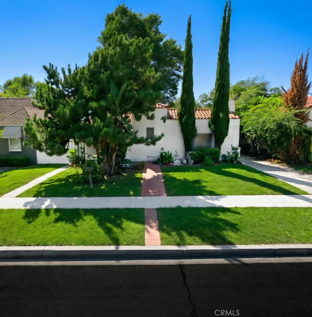 5851 Troost Ave, North Hollywood, CA 91601