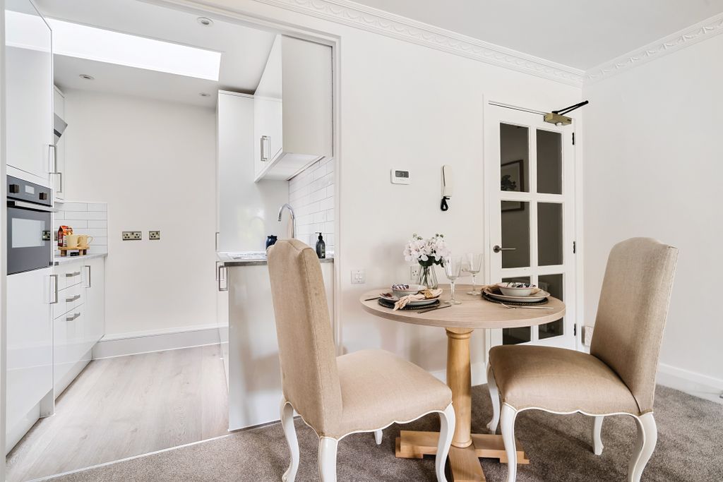 Additional image 9 of 1 bed flat to rentEvenlode, Thamesfield Village, Henley-On-Thames RG9