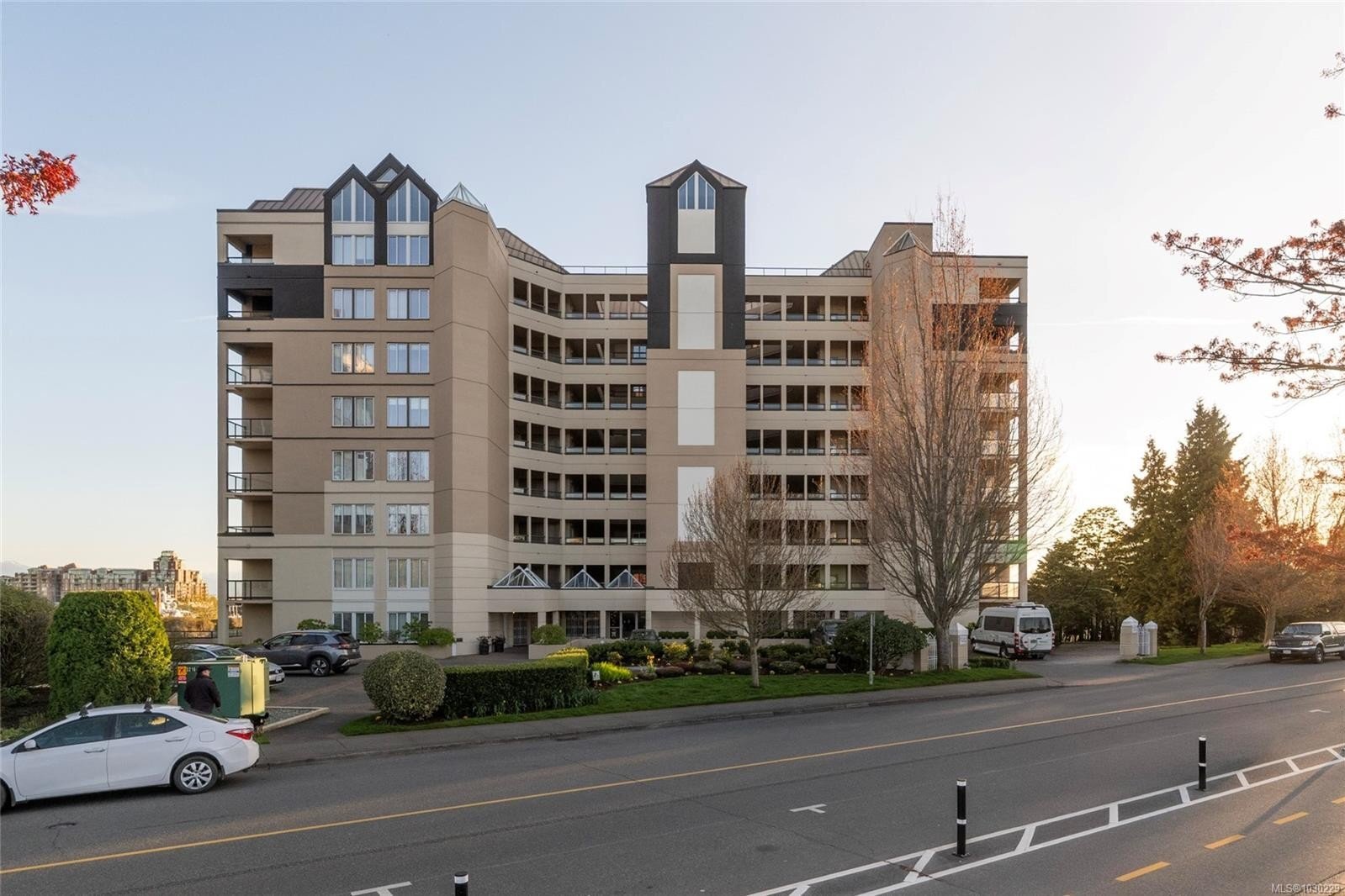 205 Kimta Rd, Victoria, BC, V9A6T5