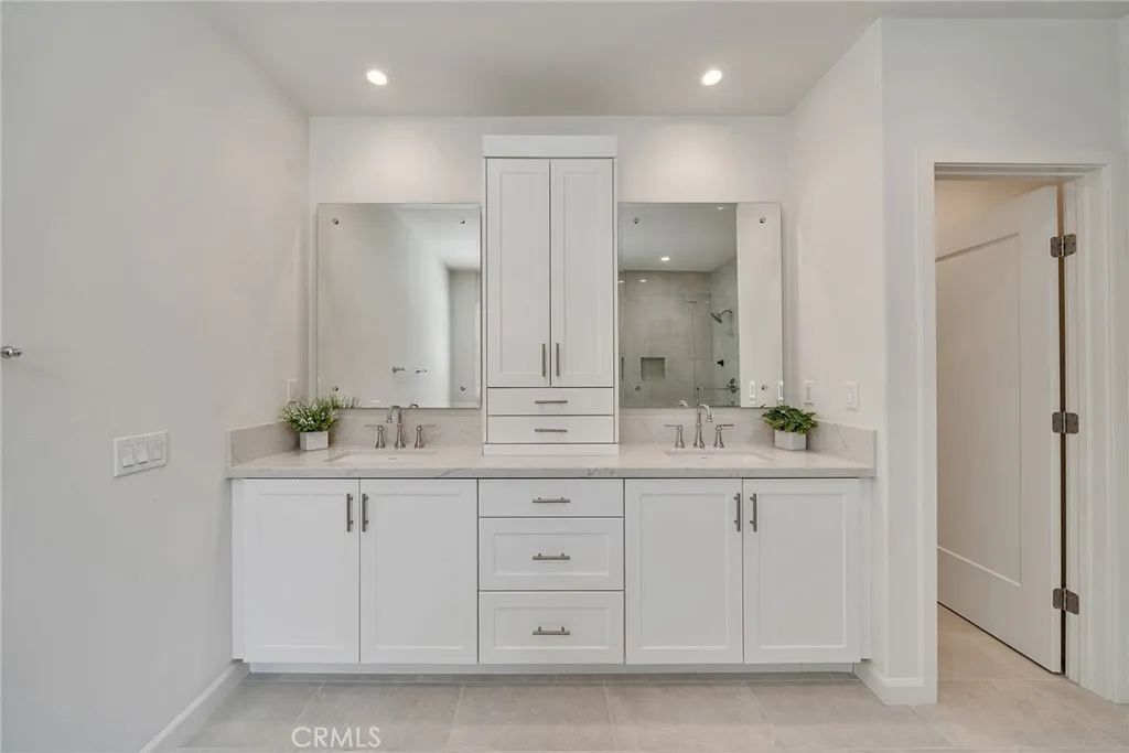 Additional image 91 of 113 Bouquet, Irvine, CA 92618
