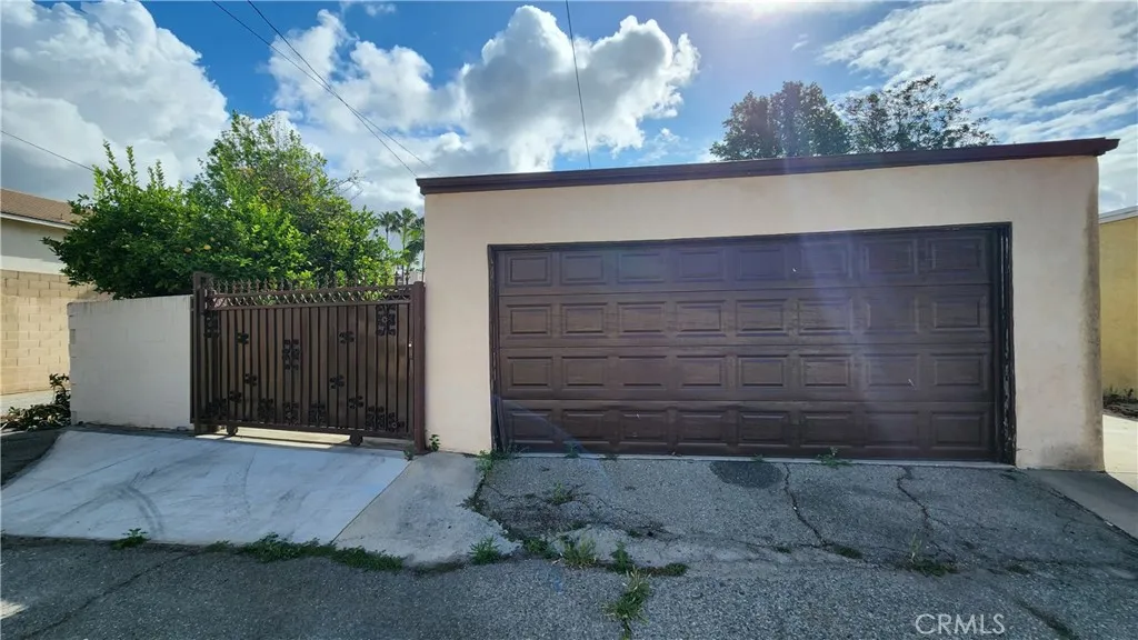 1611 S San Antonio Ave, Pomona, CA 91766