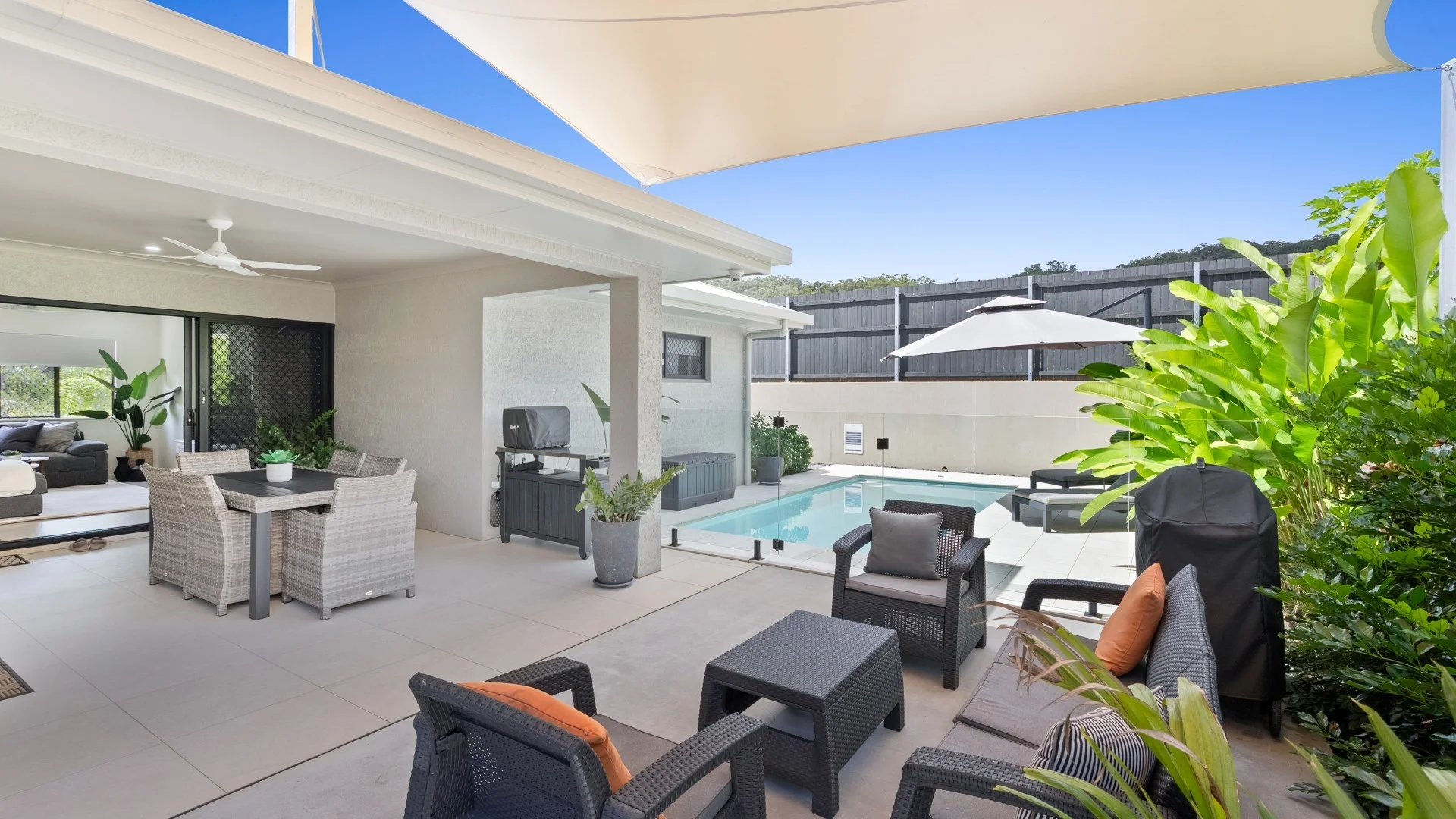 27 Lochern Elbow, Mount Peter QLD 4869