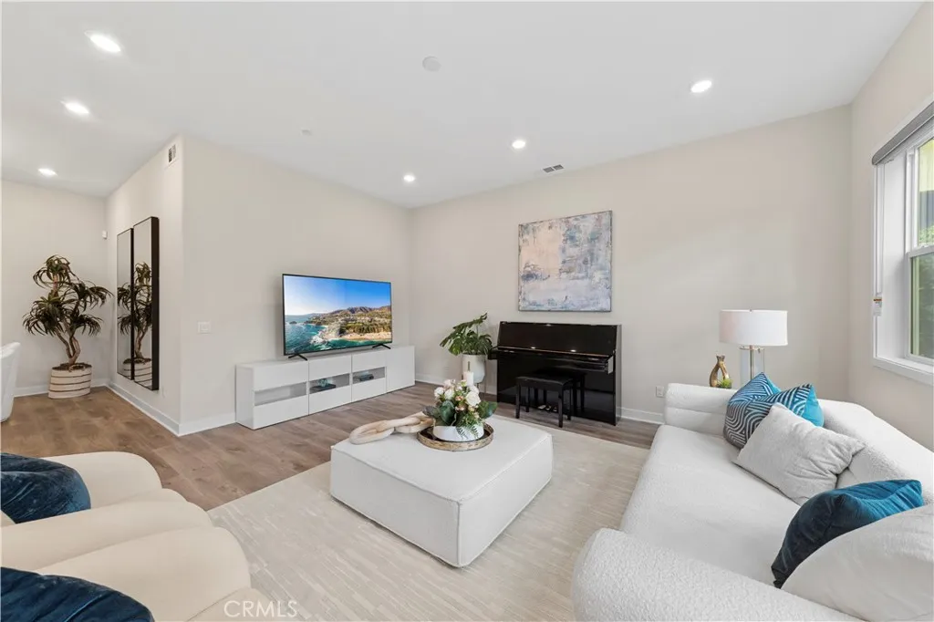 Additional image 6 of 640 Athos, Lake Forest, CA 92630
