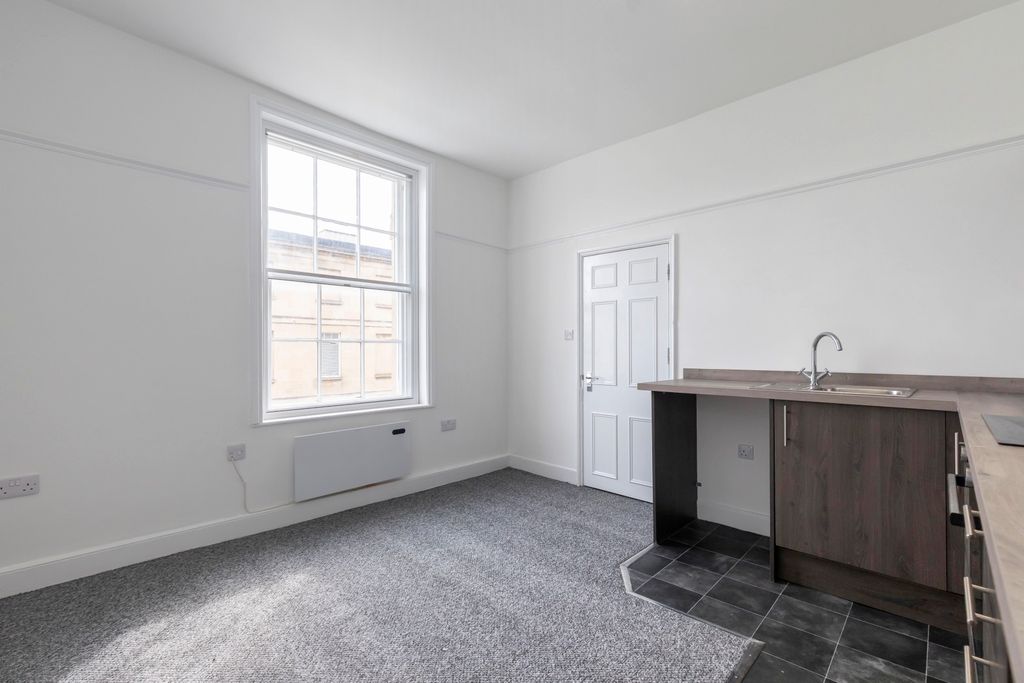 Additional image 2 of 1 bed flat to rentBerkeley Street, Cheltenham GL52