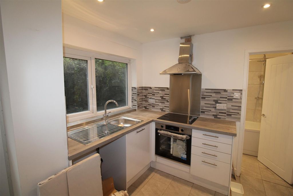 3 bed semi-detached house to rentPenygraig Road Tonypandy, Tonypandy CF40
