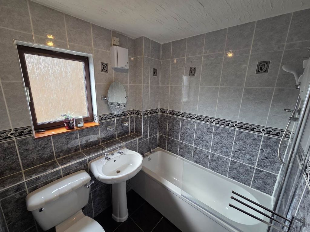 Additional image 10 of 3 bed semi-detached house to rentSeafield Lane, Dundee DD1
