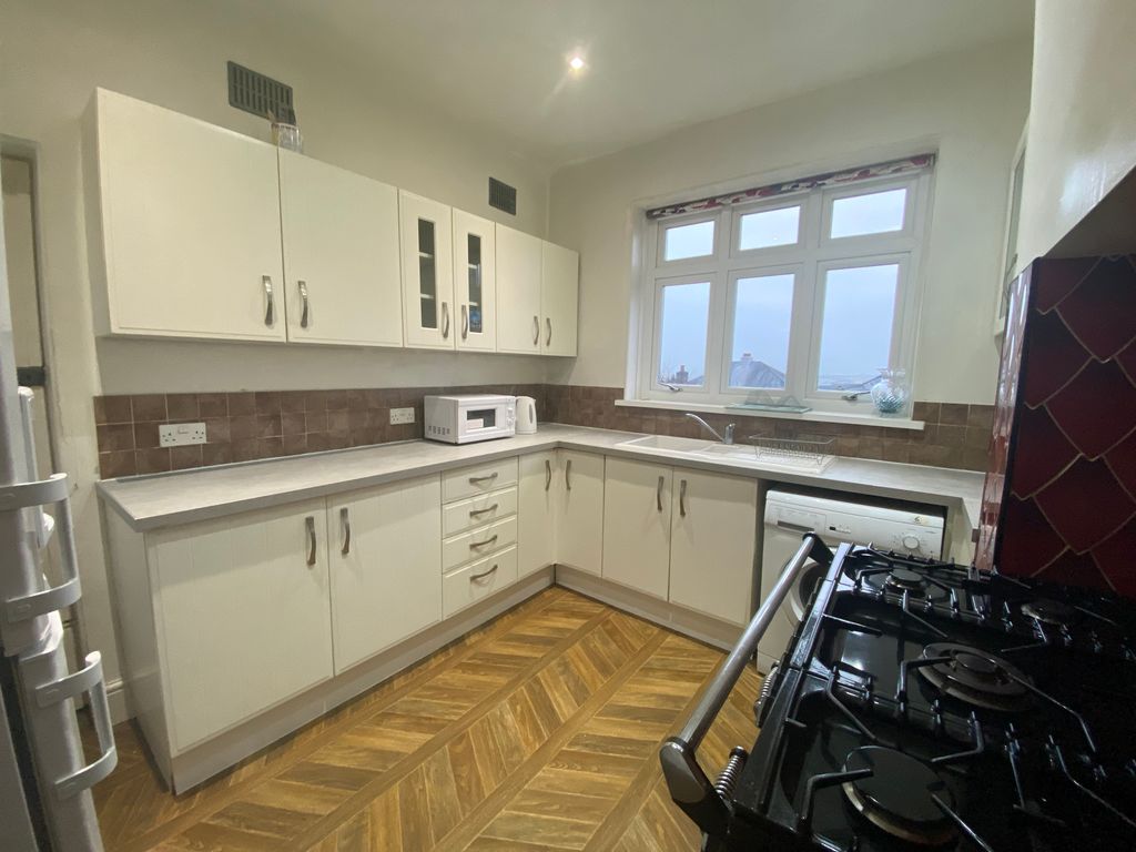 Additional image 4 of 4 bed bungalow to rentBrean Down Road, Plymouth PL3