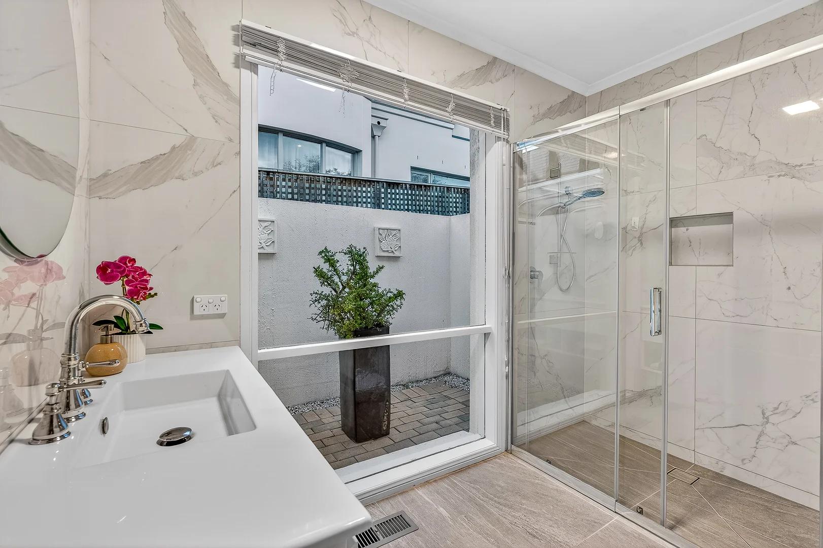 Additional image 11 of 2/5 Sevenoaks Street, Balwyn VIC 3103