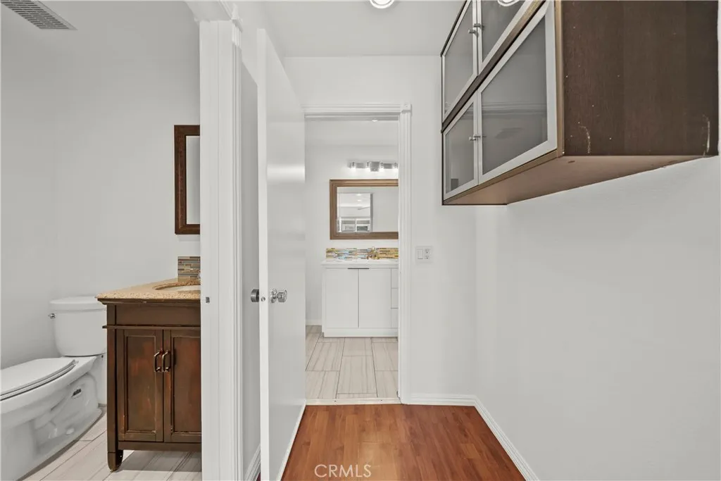 Additional image 31 of 22117 Burbank Blvd Unit 5, Woodland Hills, CA 91367