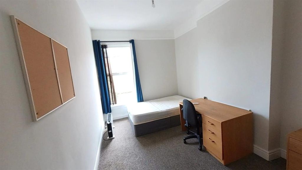 Additional image 9 of 9 bed semi-detached house to rentMauldeth Road Gatley, Manchester M20