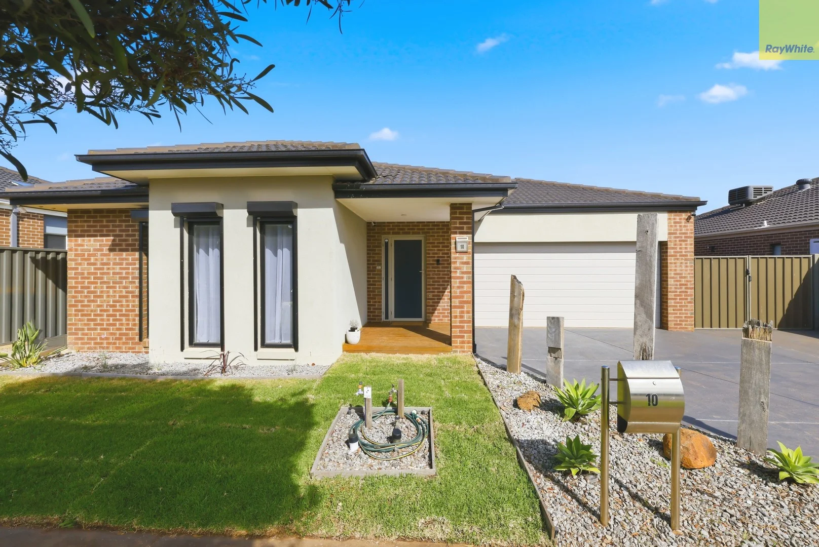 10 Astley Drive, Strathtulloh VIC 3338