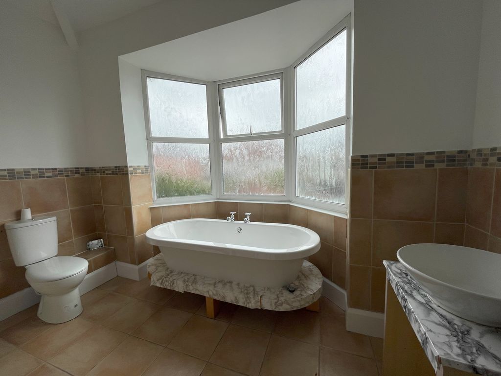 Additional image 6 of 3 bed maisonette to rentPark Avenue, Porthcawl CF36